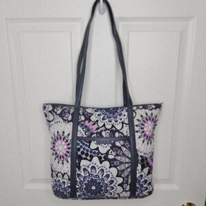 Vera Bradley Mimosa Medallion Floral Patterned Quilted Zipper Tote Purple Blue